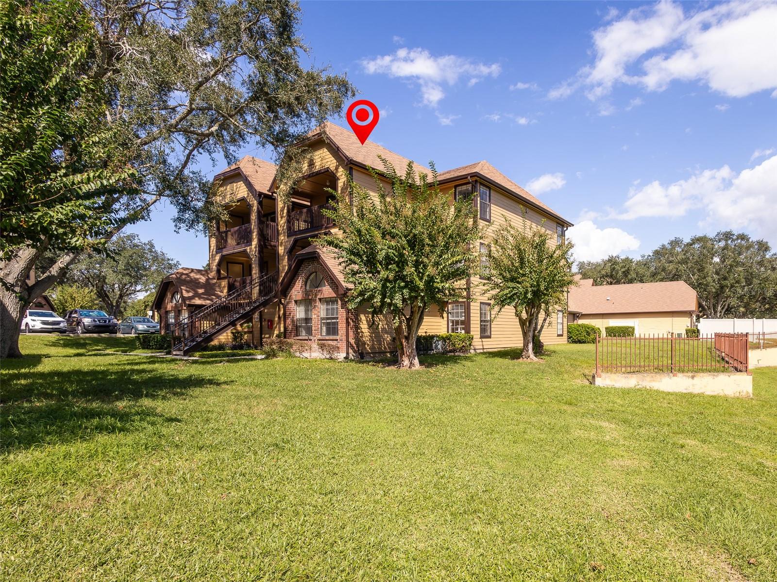 345 LAKEPOINTE DRIVE 302