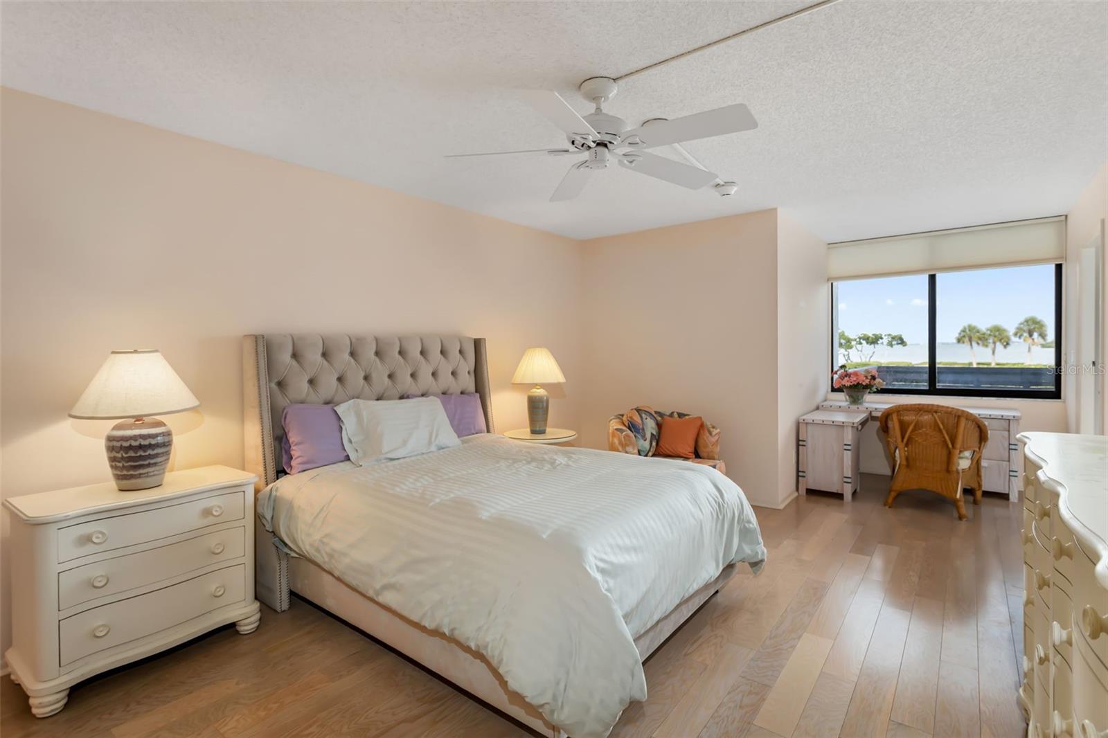 BAYPORT BCH & TEN PH E - Residential