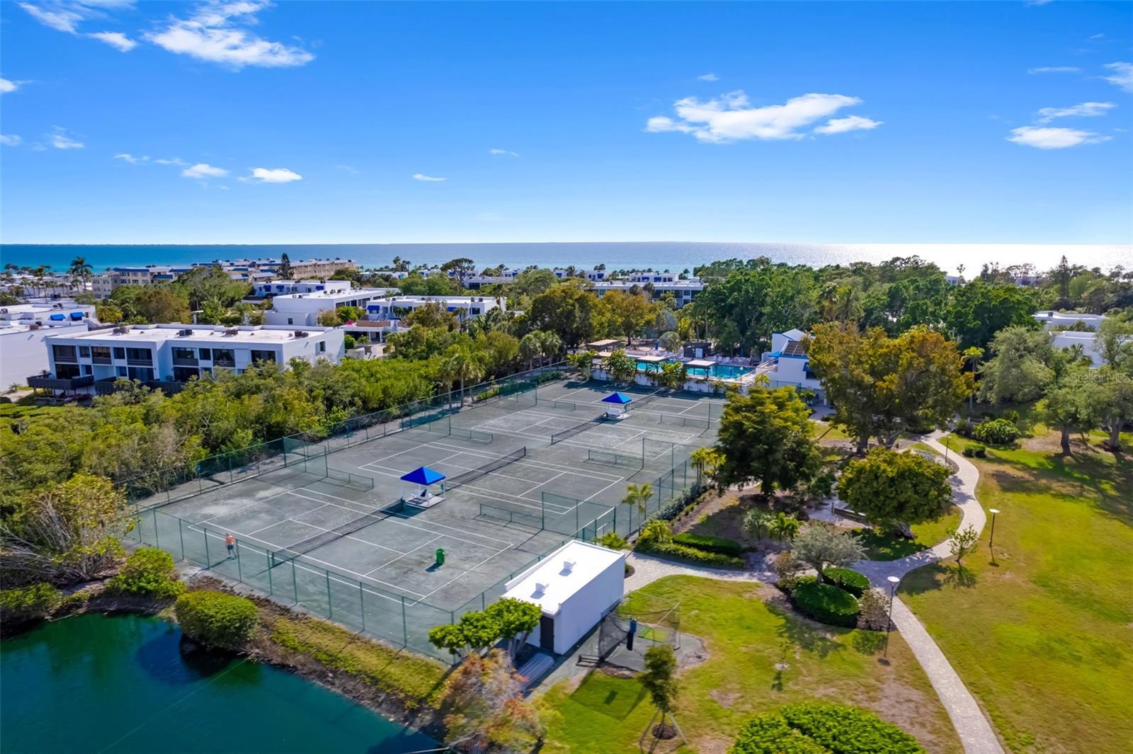 BAYPORT BCH & TEN PH E - Residential