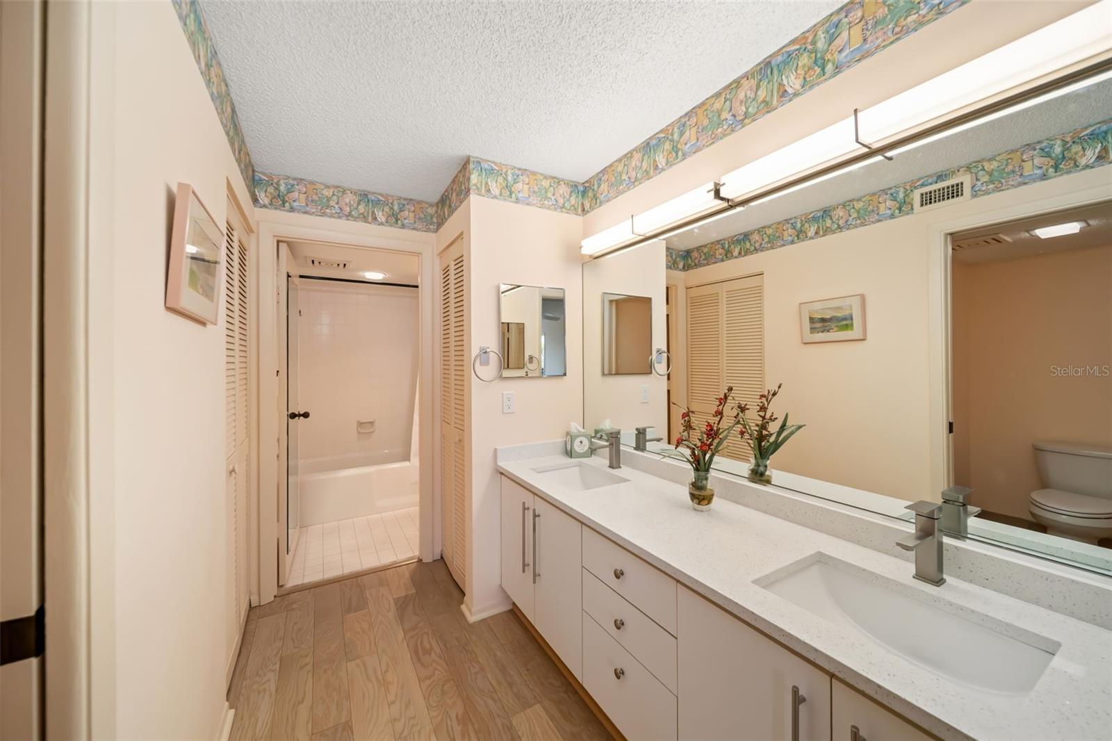 BAYPORT BCH & TEN PH E - Residential