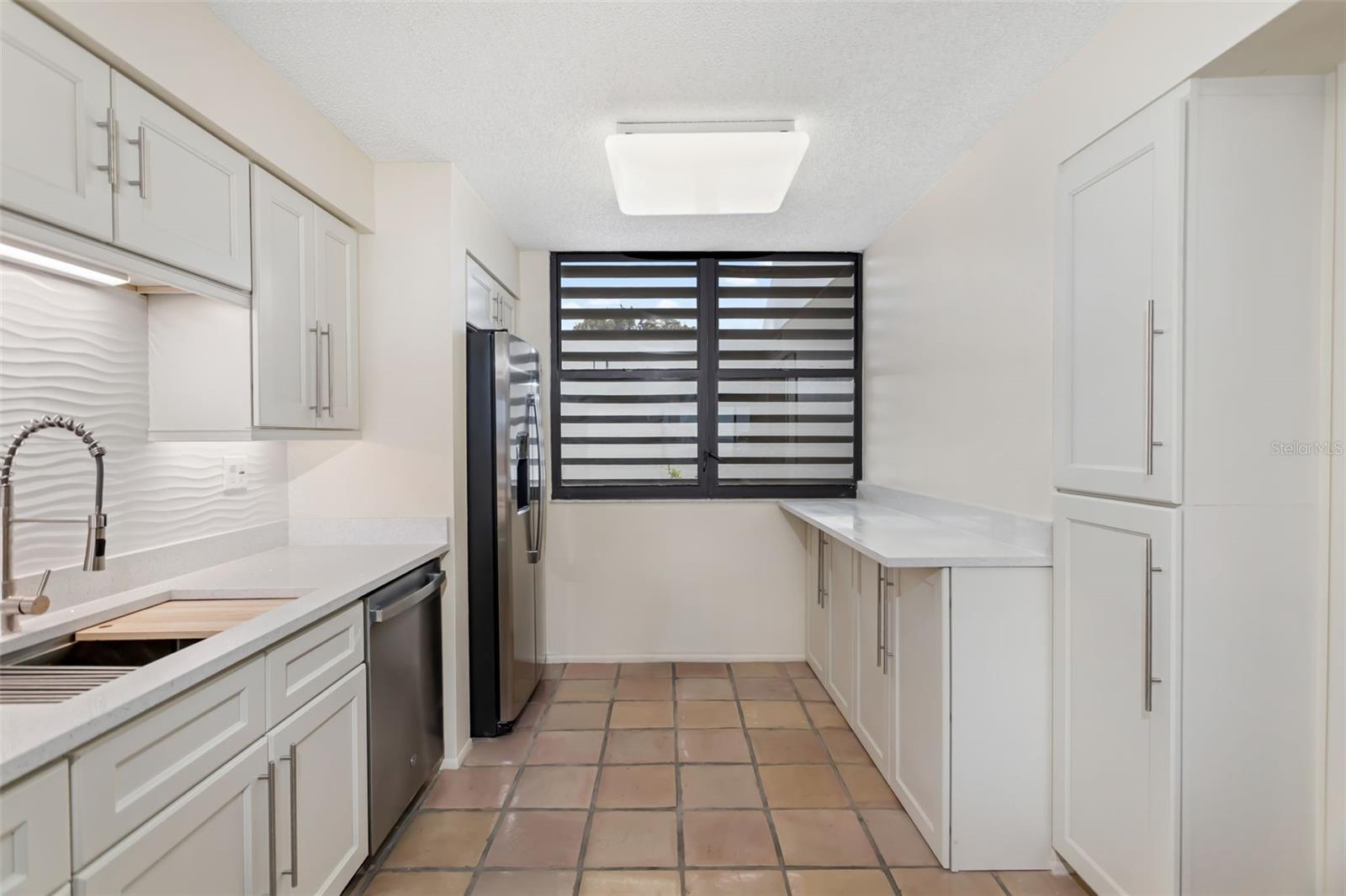 BAYPORT BCH & TEN PH E - Residential