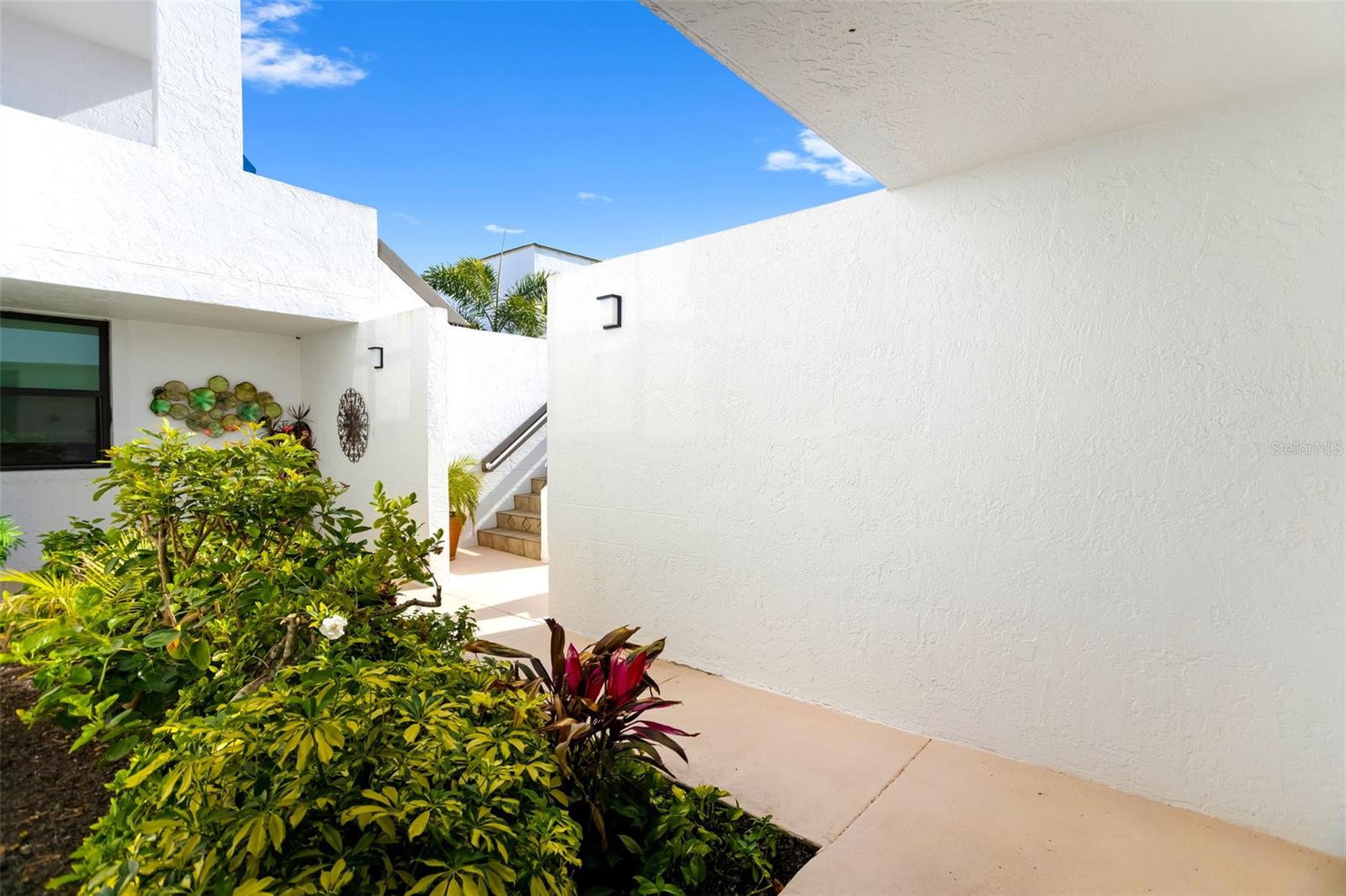 BAYPORT BCH & TEN PH E - Residential