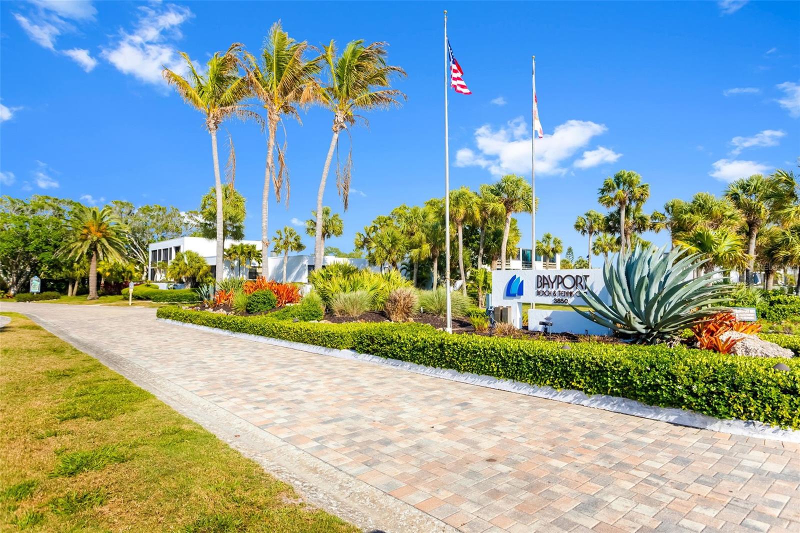 BAYPORT BCH & TEN PH E - Residential