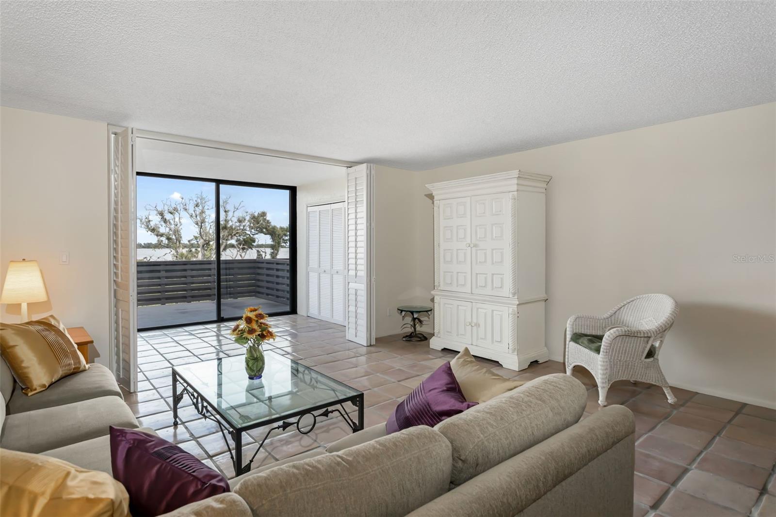 BAYPORT BCH & TEN PH E - Residential