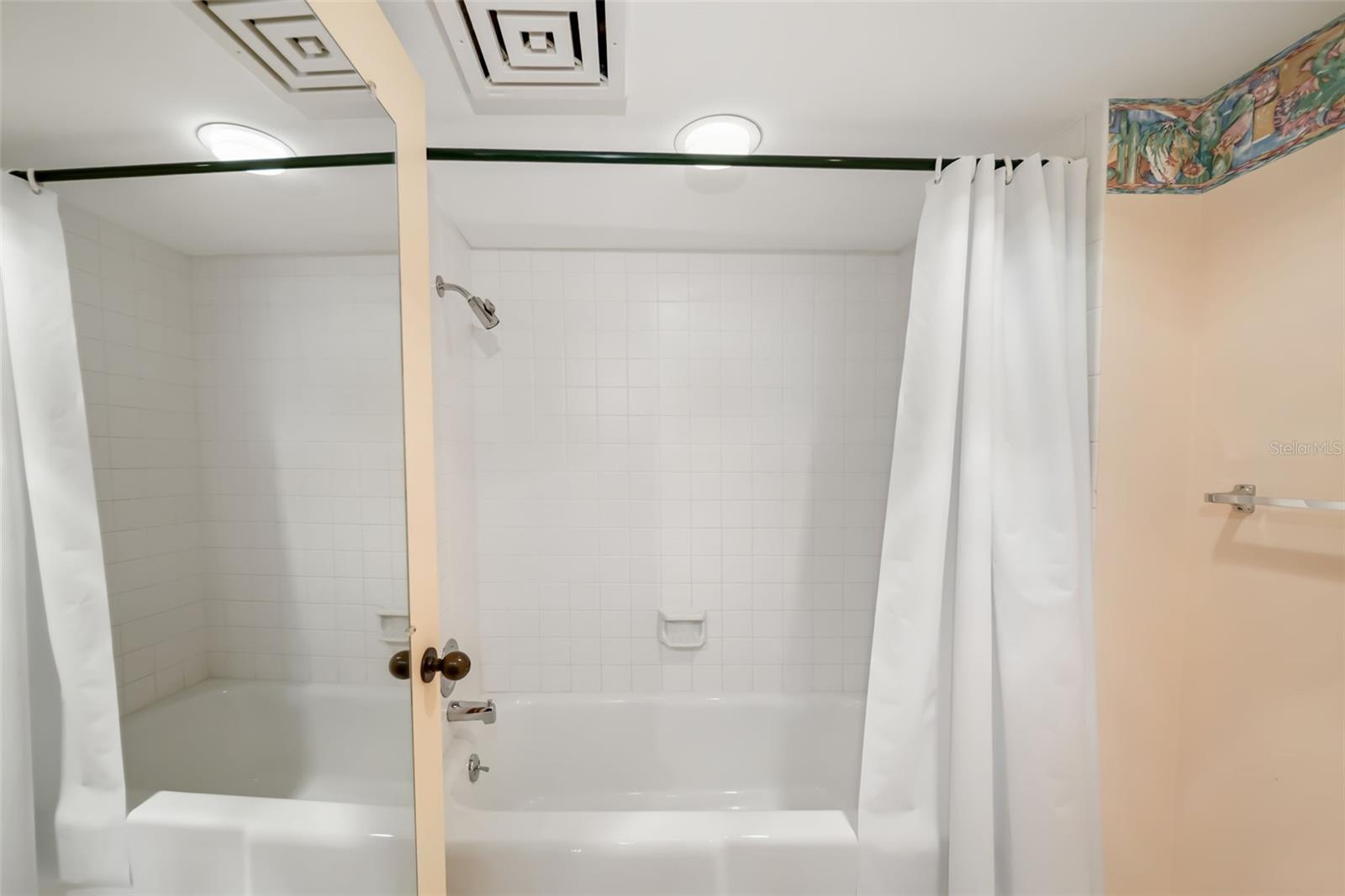 BAYPORT BCH & TEN PH E - Residential