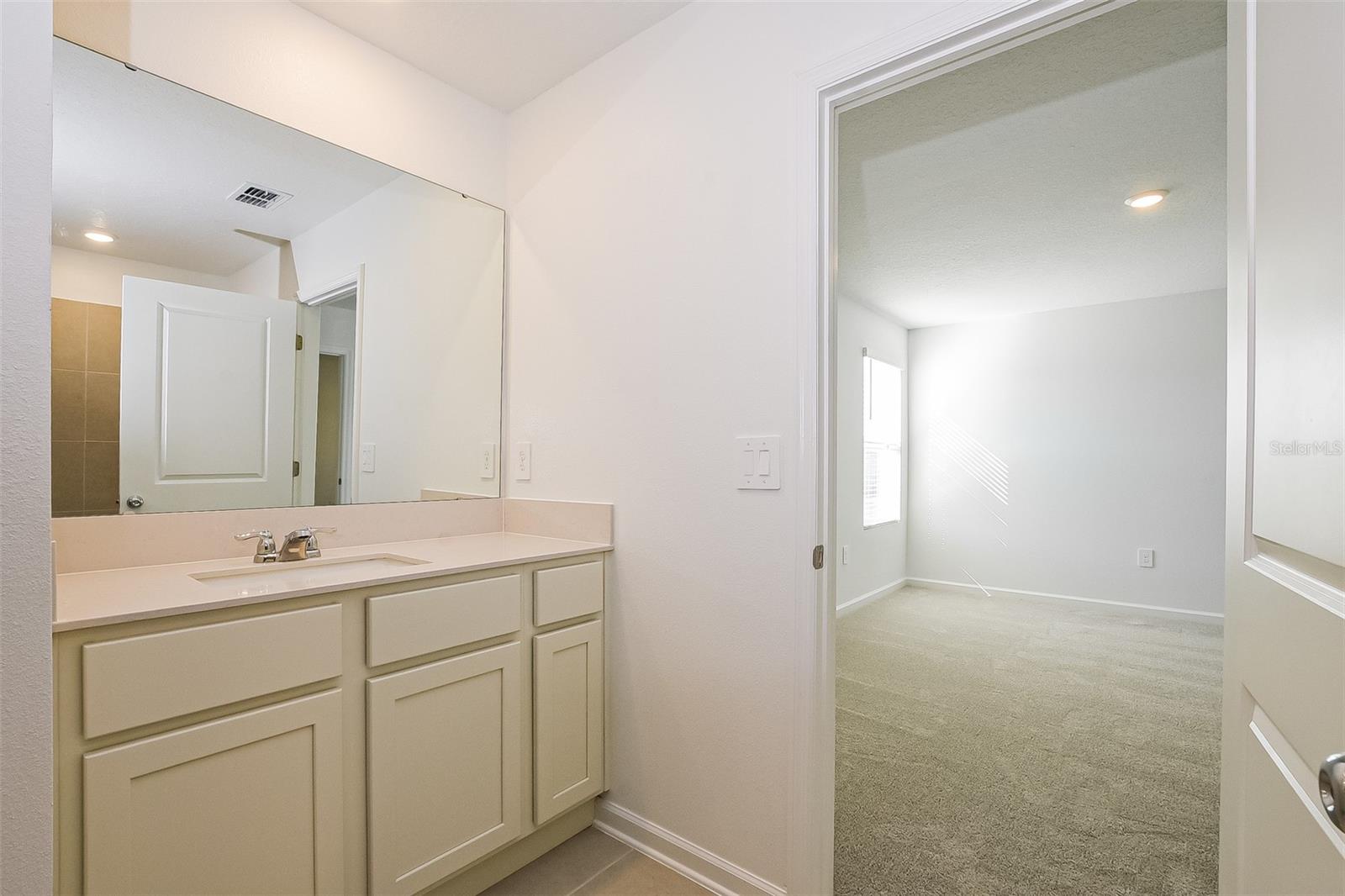 HAMILTON BLUFF SUB - Residential Lease