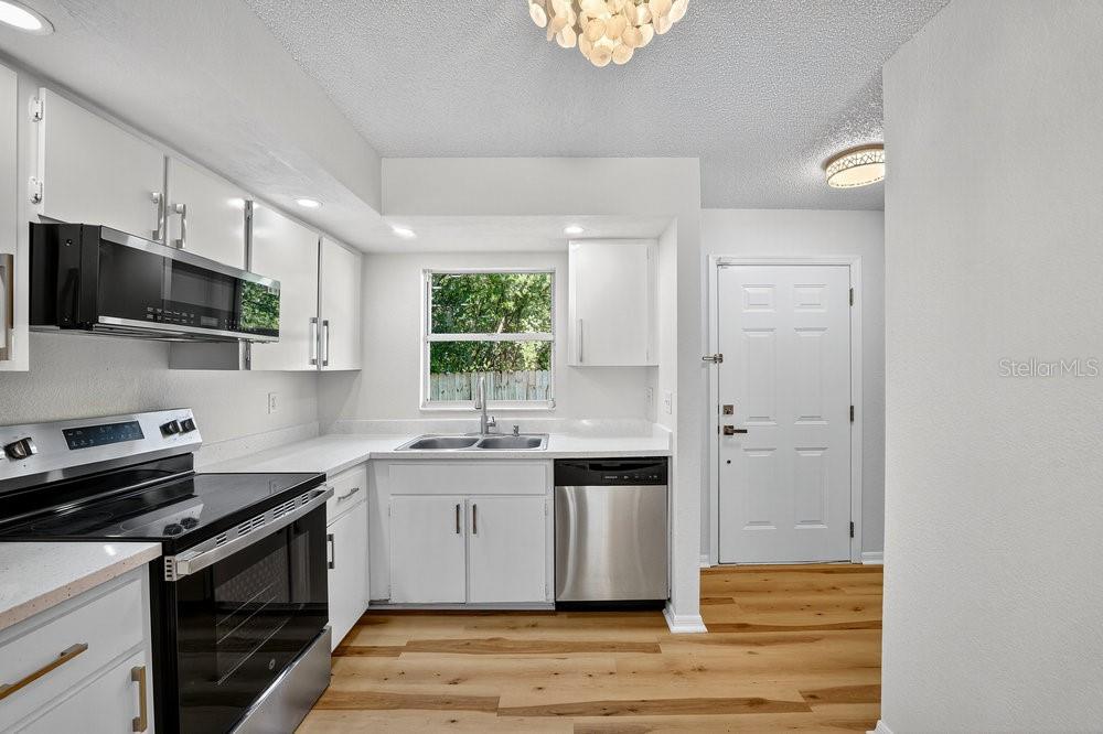 VILLAS AT RIVER OAKS UNREC - Residential Lease