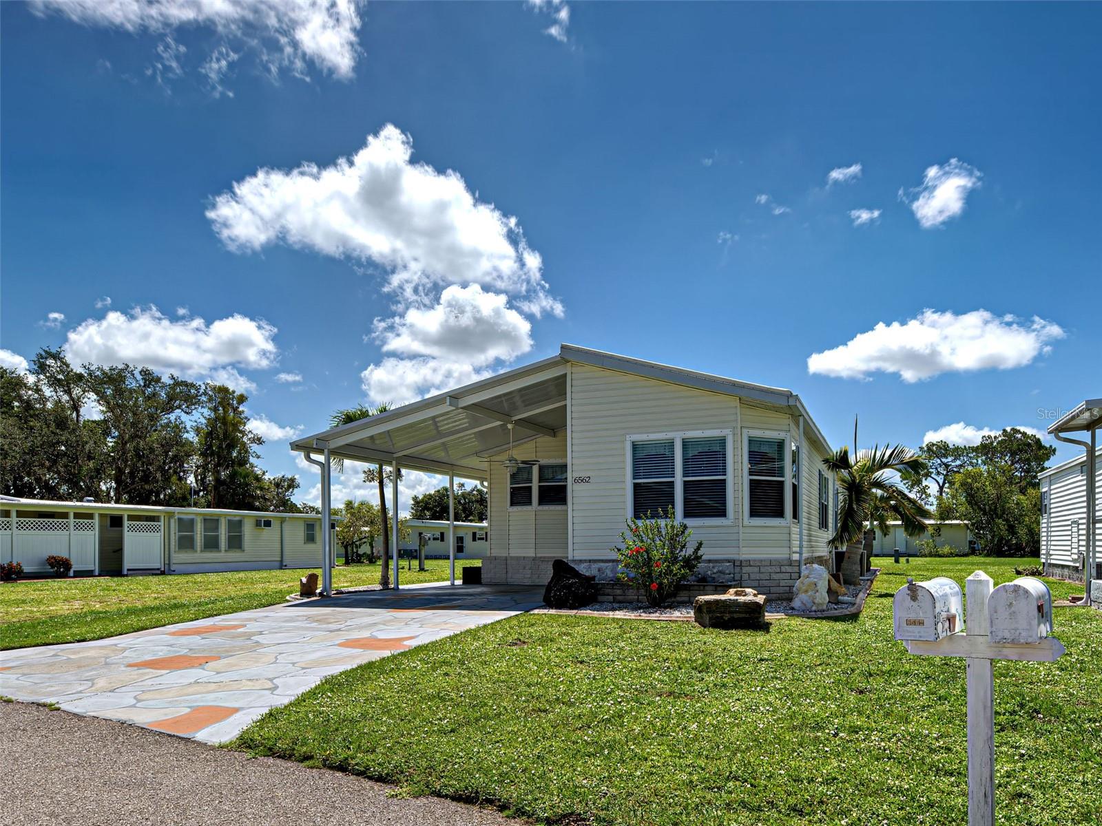 HOLIDAY PARK - Residential