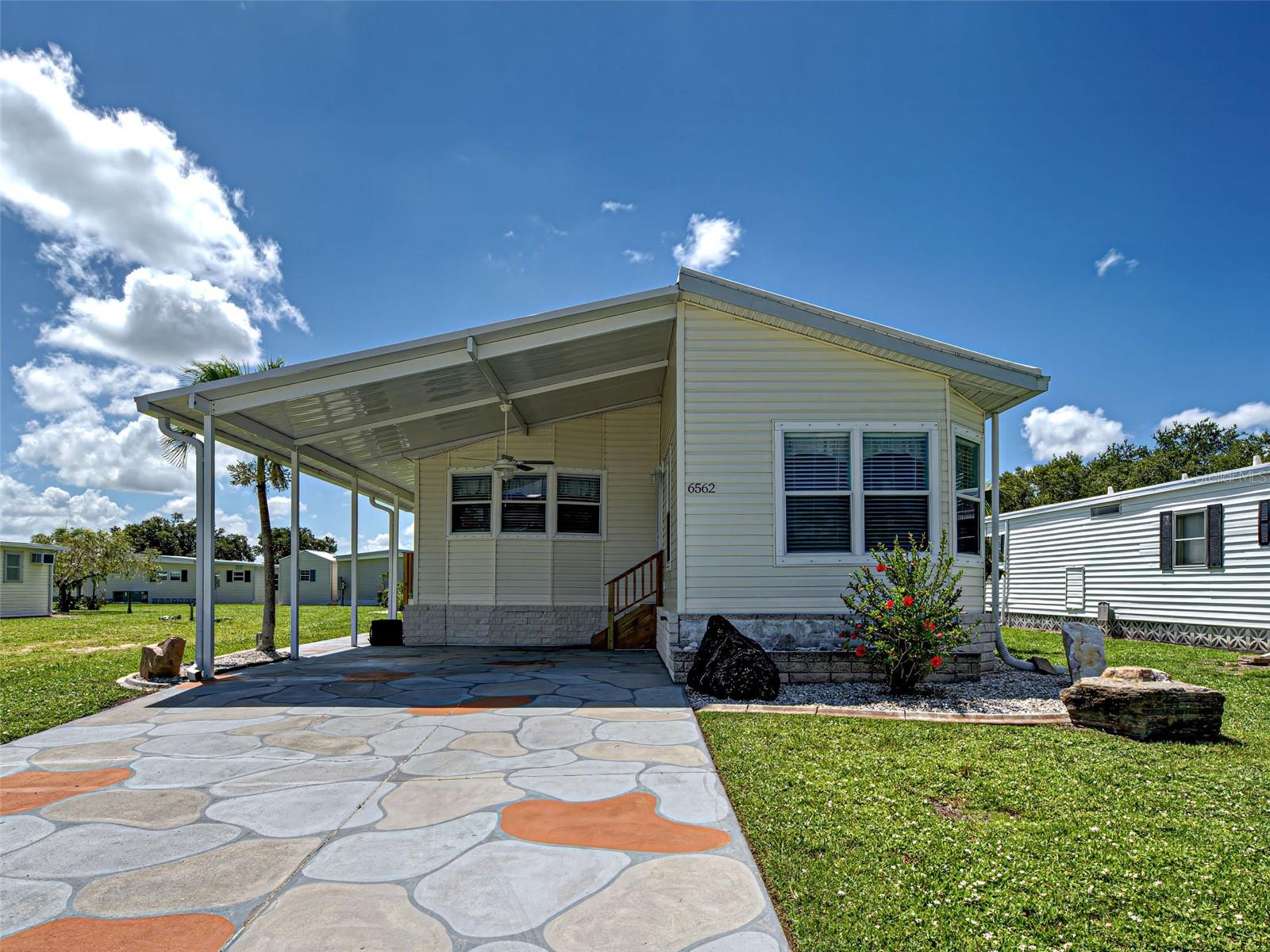 HOLIDAY PARK - Residential