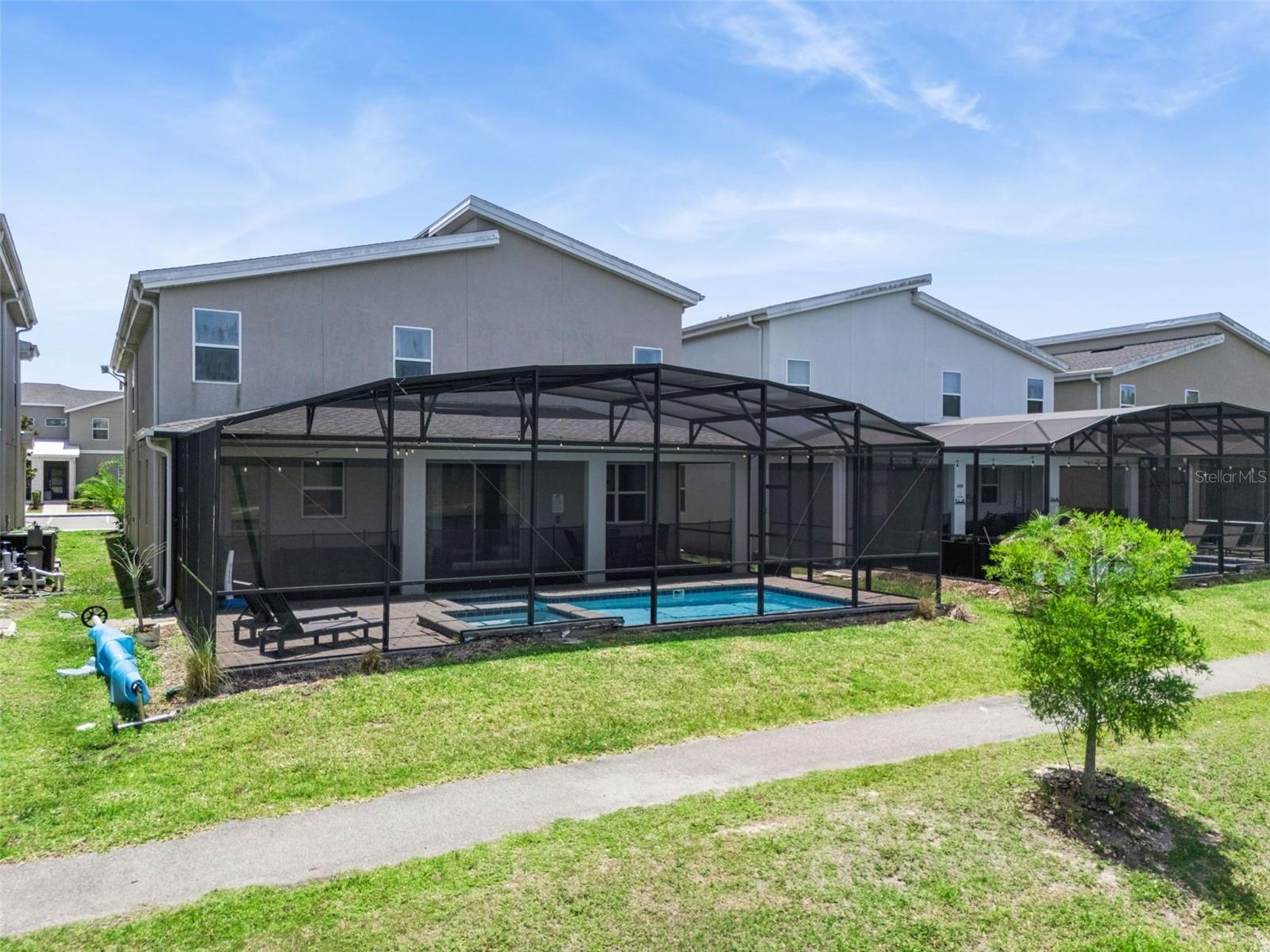 COVE AT STOREY LAKE III - Residential