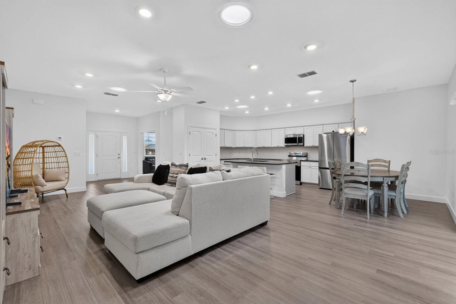23 BUD FIELD DRIVE
