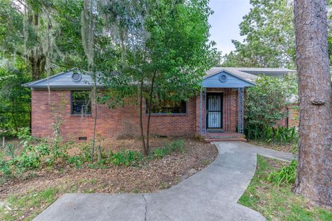 Photo of 1636 NW 8th Avenue, Gainesville, Fl, FL 32603 (MLS # GC533324)