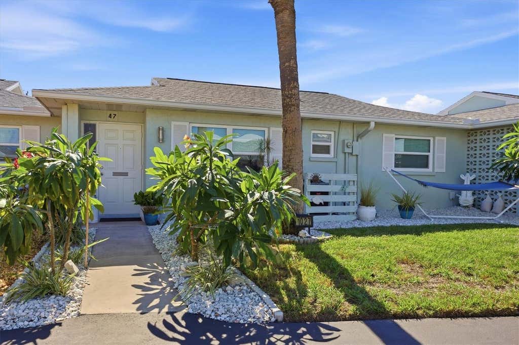Photo of 1027 Beach Manor Circle #47, Venice, FL 34285 (MLS # N6145315)