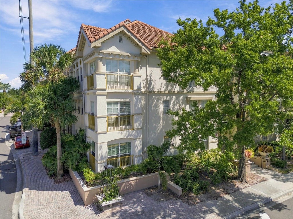 Photo of 504 S Armenia Avenue #1319A, Tampa, FL 33609 (MLS # TB8545458)