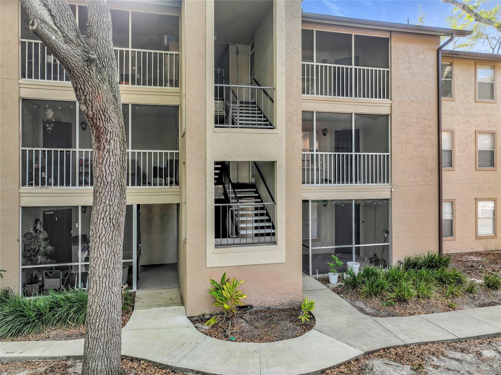 615 DORY LANE 303