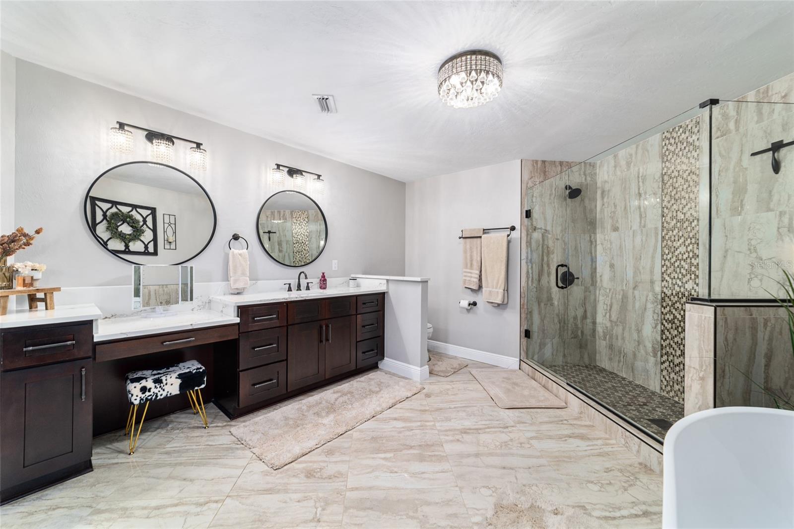 MEADOWLANDS - Residential