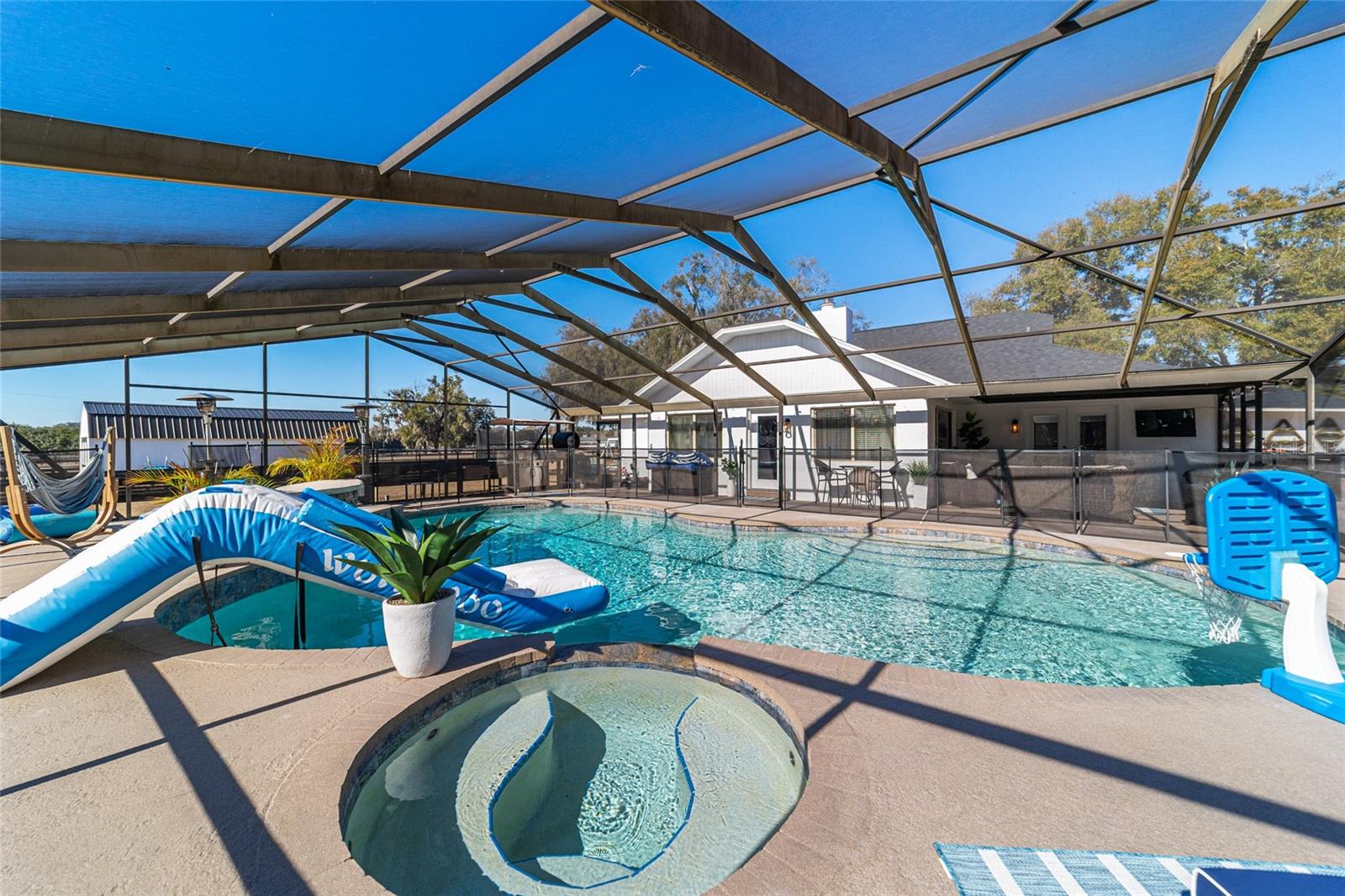 MEADOWLANDS - Residential