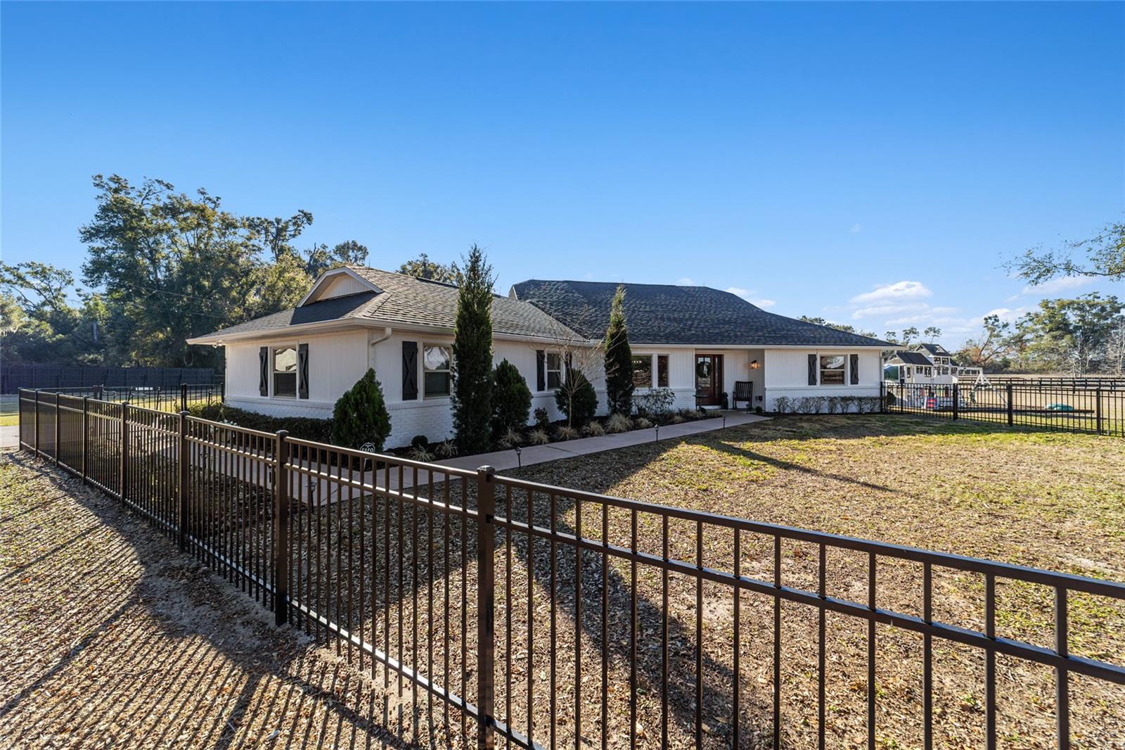 MEADOWLANDS - Residential