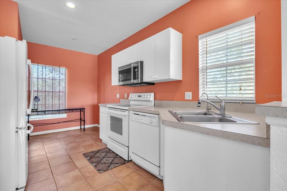 WATERSIDE CLUB I AT HERITAGE OAK PARK - Residential
