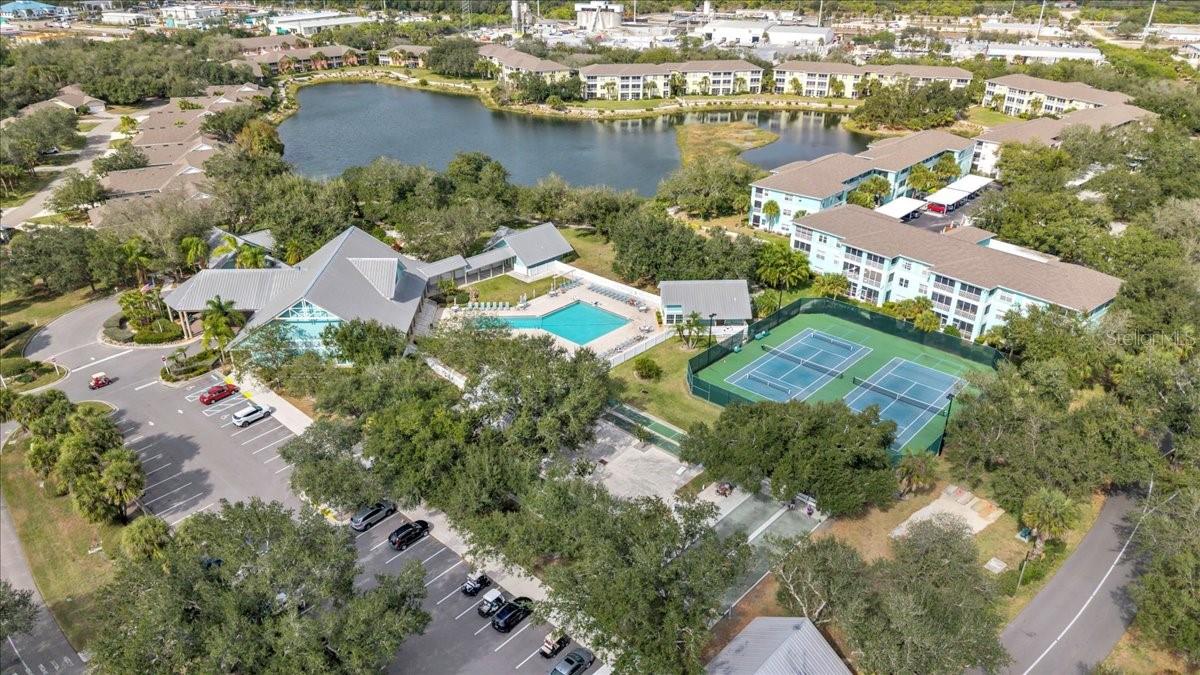 WATERSIDE CLUB I AT HERITAGE OAK PARK - Residential