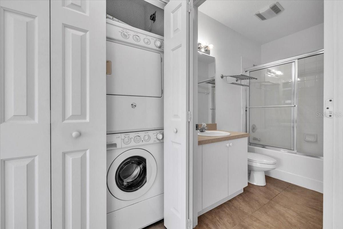 WATERSIDE CLUB I AT HERITAGE OAK PARK - Residential