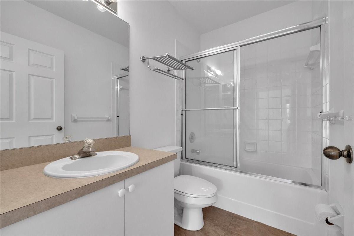 WATERSIDE CLUB I AT HERITAGE OAK PARK - Residential