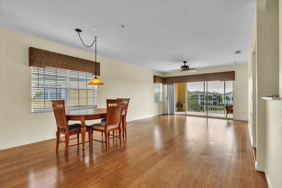 WATERSIDE CLUB I AT HERITAGE OAK PARK - Residential