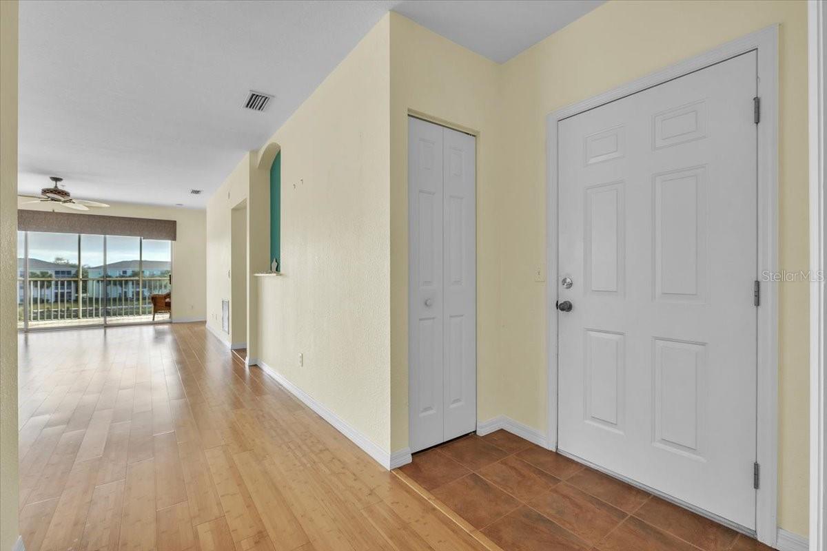WATERSIDE CLUB I AT HERITAGE OAK PARK - Residential