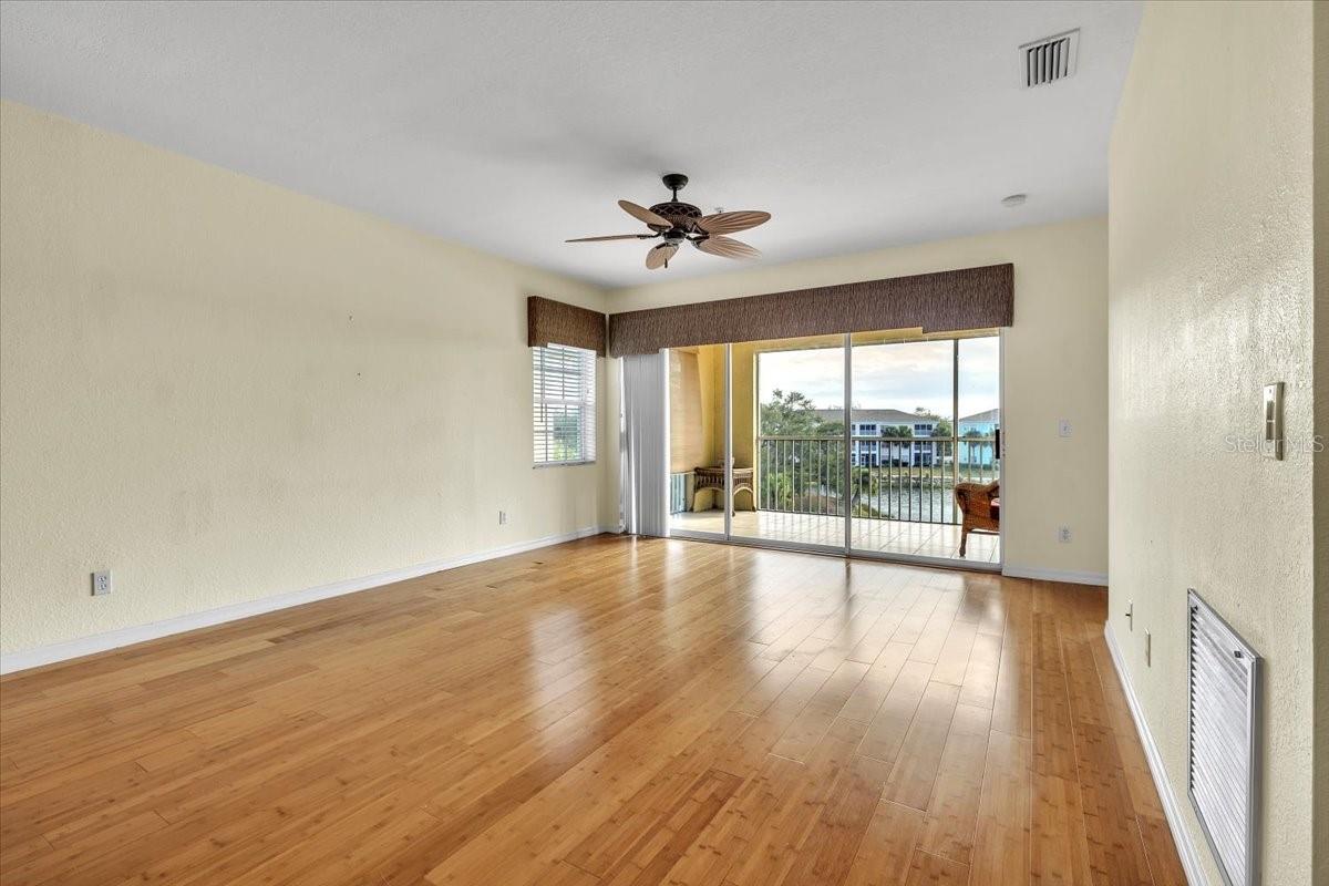 WATERSIDE CLUB I AT HERITAGE OAK PARK - Residential