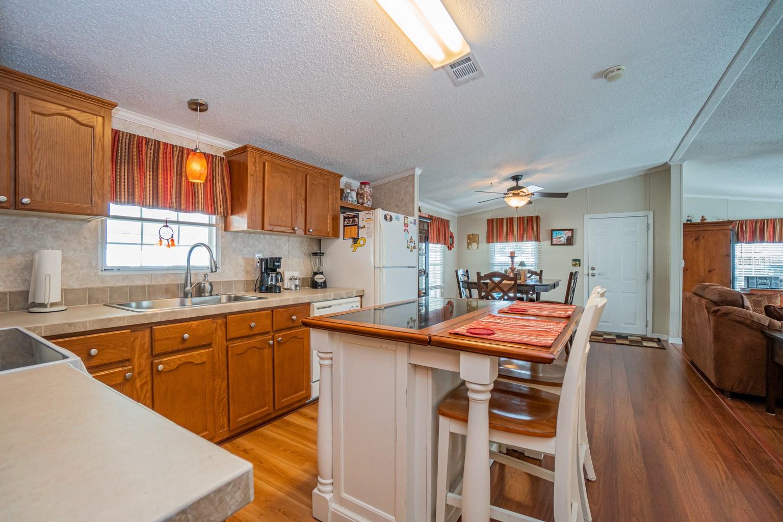 EAGLE POINT MHP - Residential