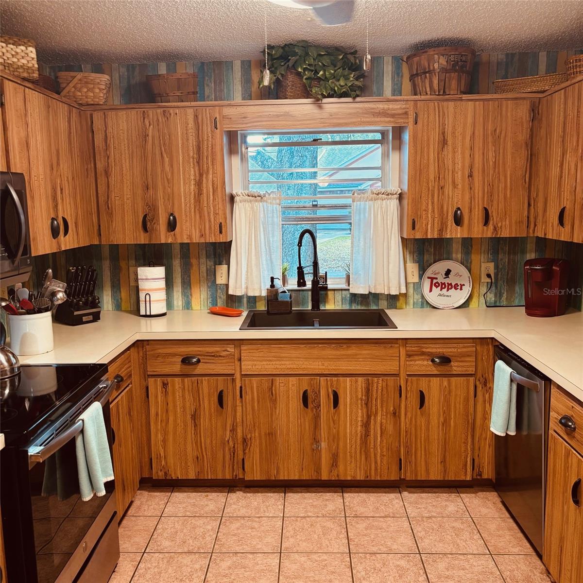 CIRCLE SQUARE WOODS - Residential