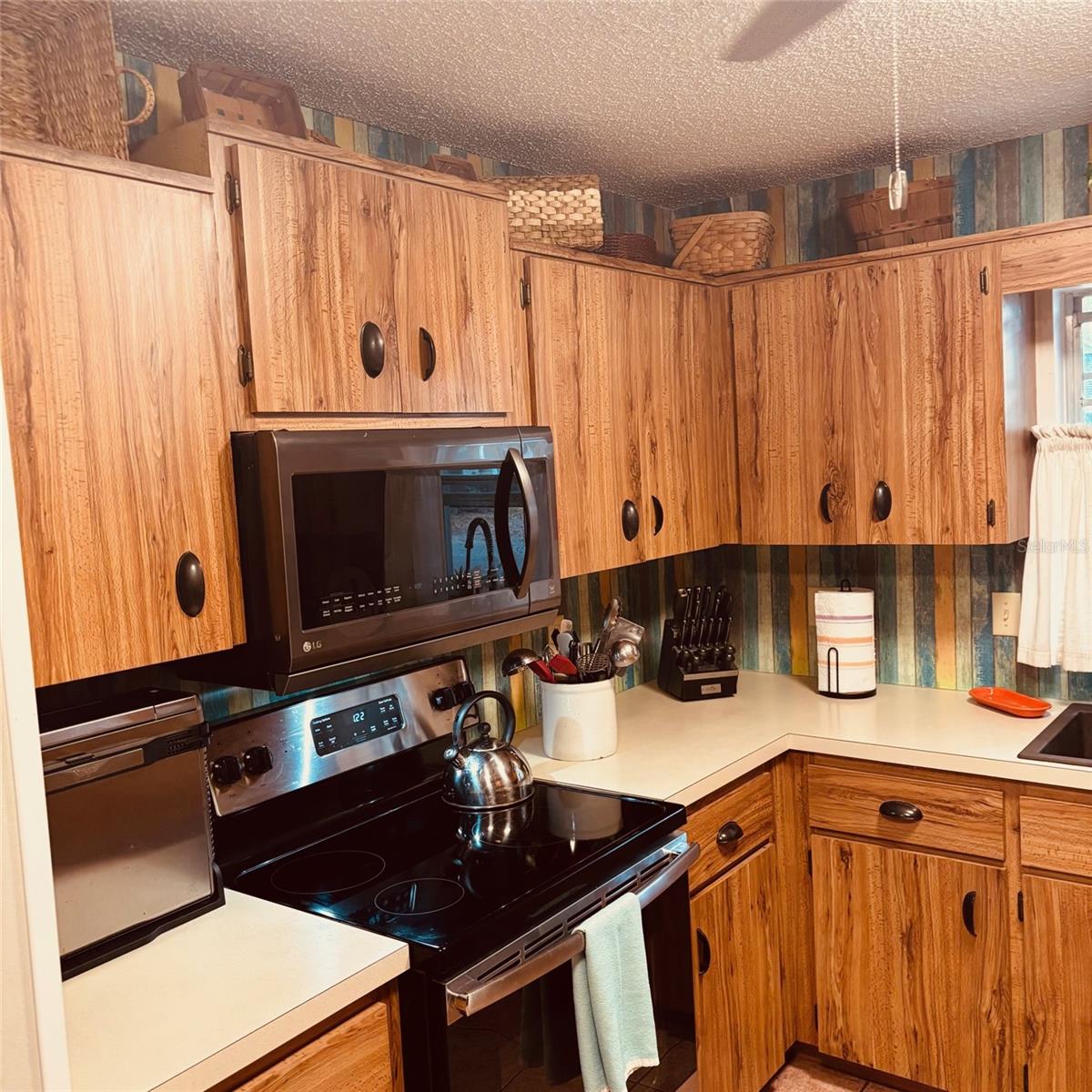 CIRCLE SQUARE WOODS - Residential