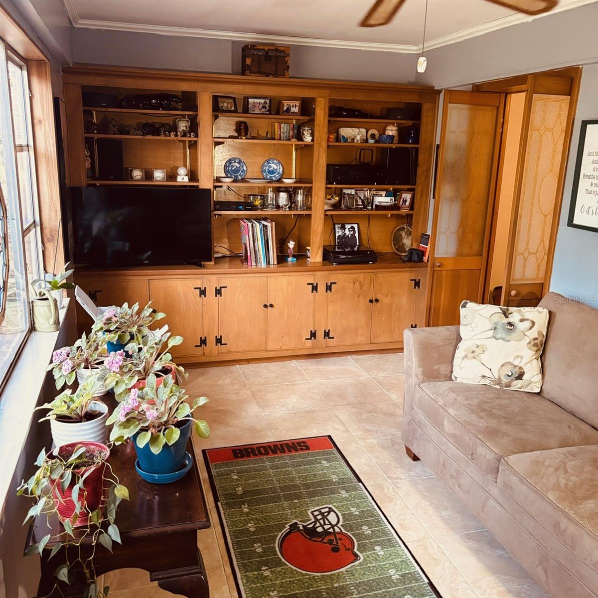 CIRCLE SQUARE WOODS - Residential