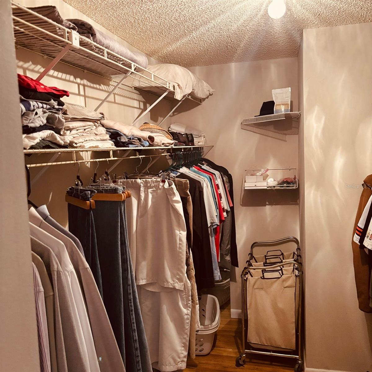 CIRCLE SQUARE WOODS - Residential