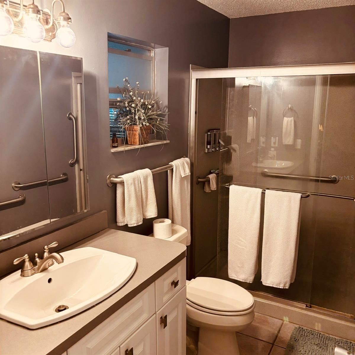 CIRCLE SQUARE WOODS - Residential