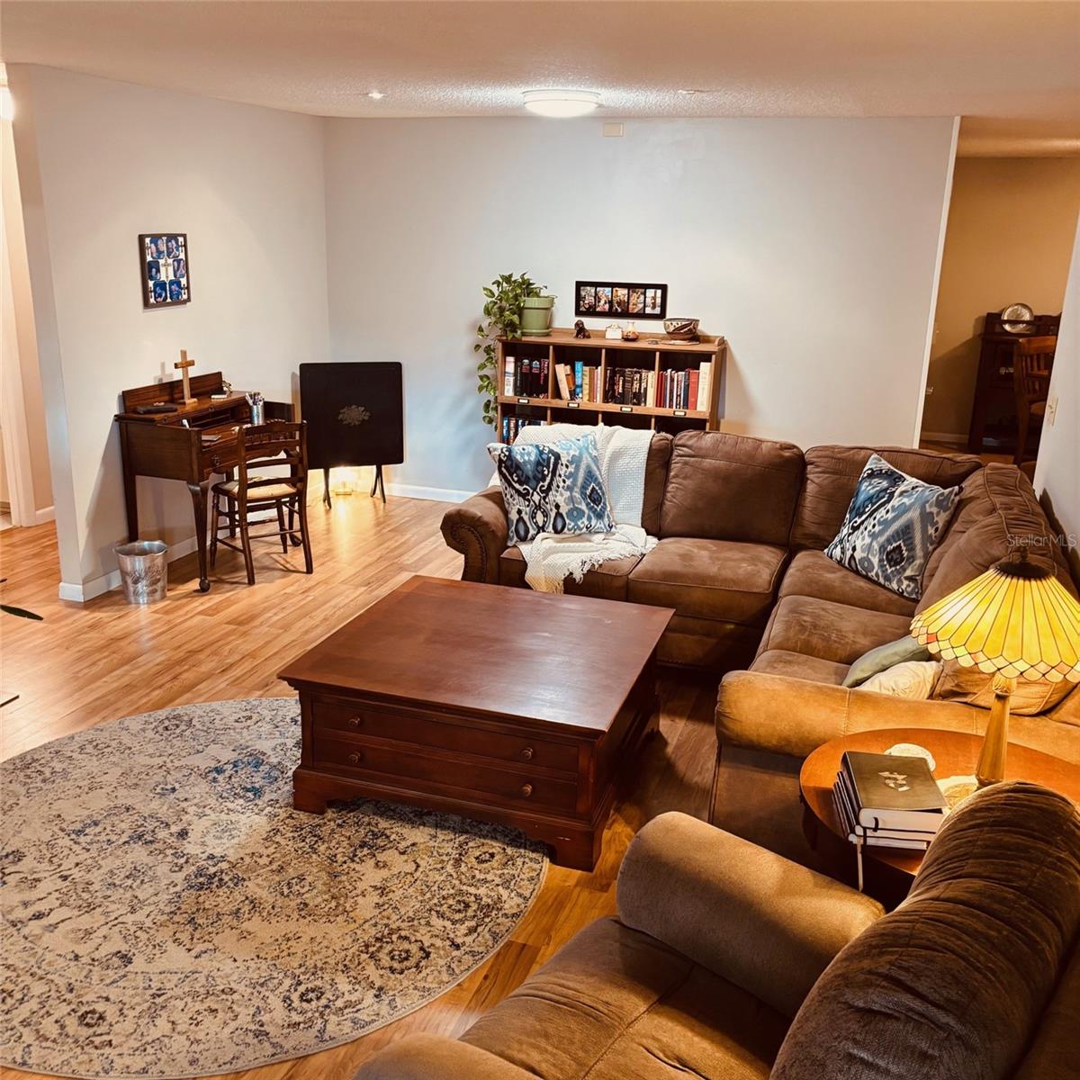 CIRCLE SQUARE WOODS - Residential