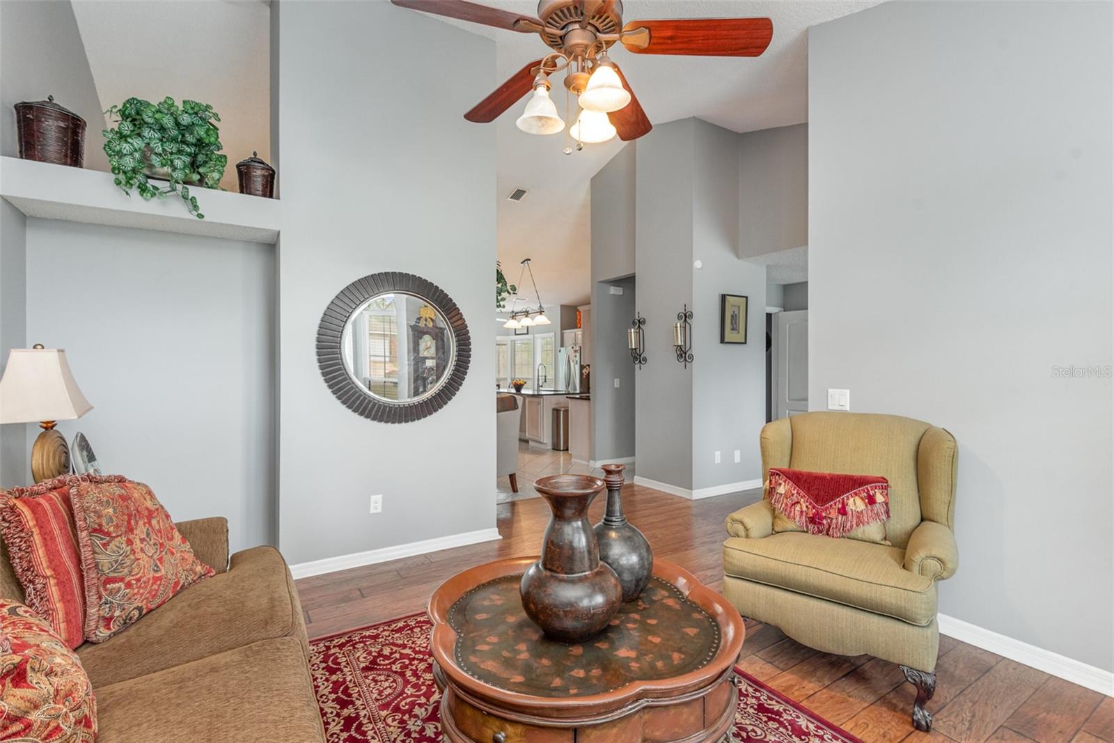 2090 LAKEBREEZE WAY