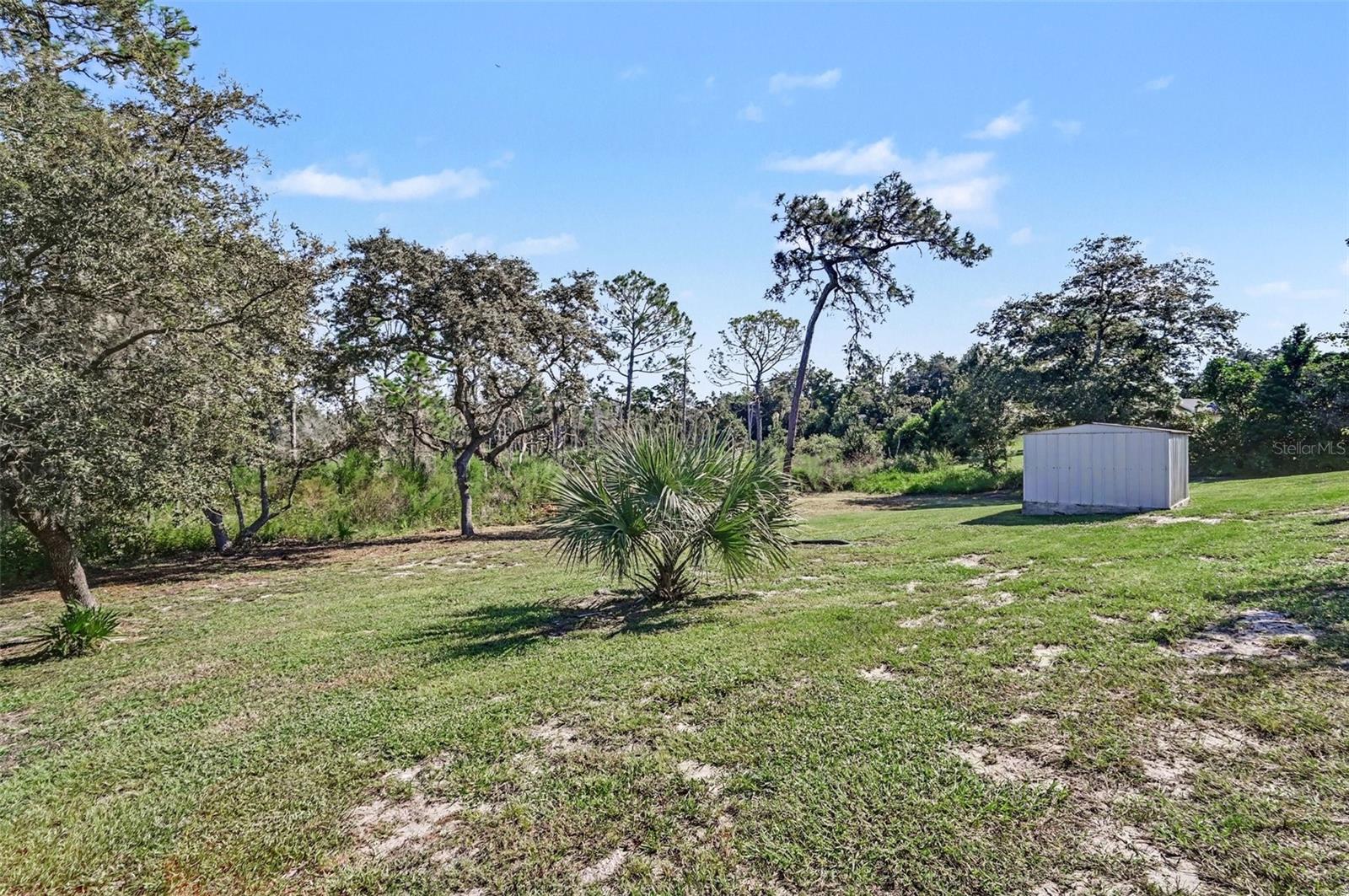 2090 LAKEBREEZE WAY