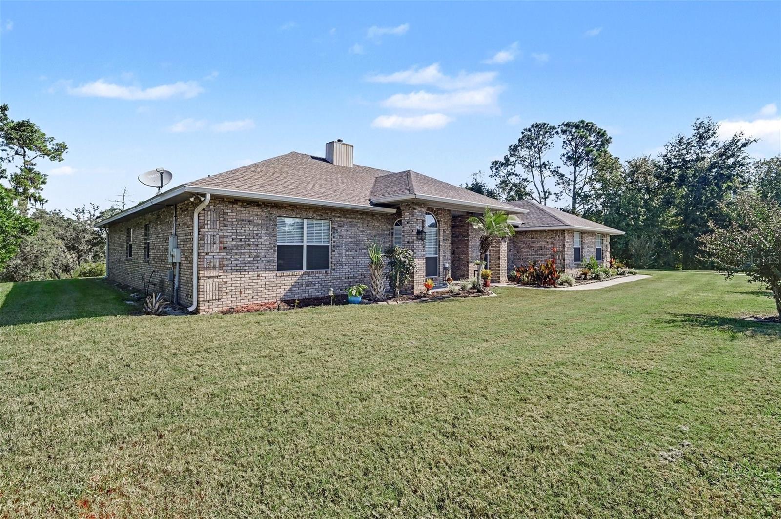 2090 LAKEBREEZE WAY