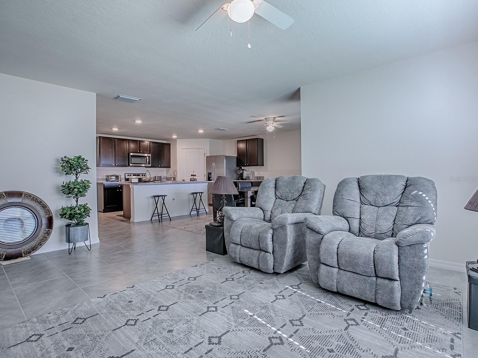 8642 TRIUMPH CIRCLE