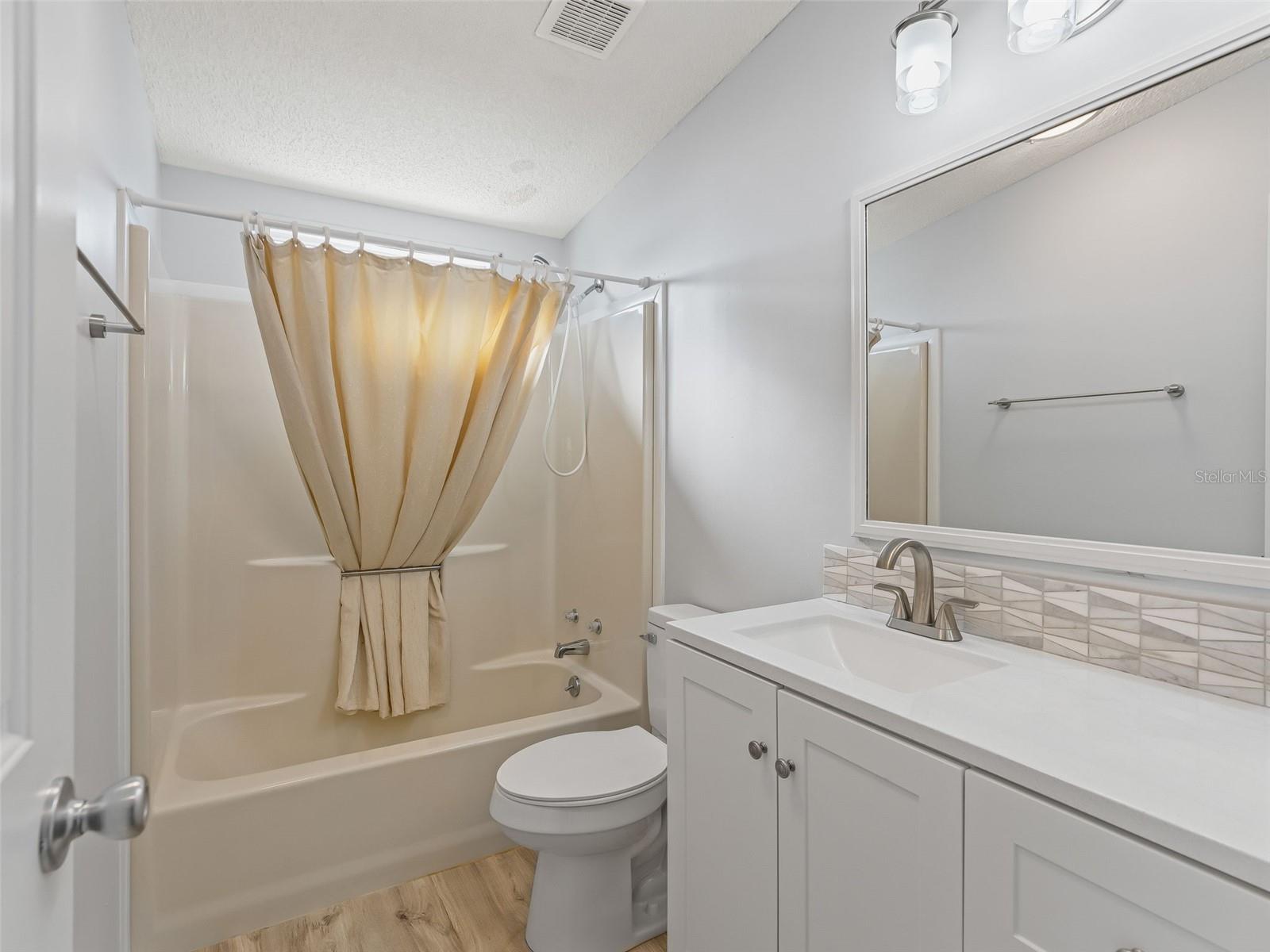 LADY LAKE ORANGE BLOSSOM GARDENS UNIT 10 - Residential