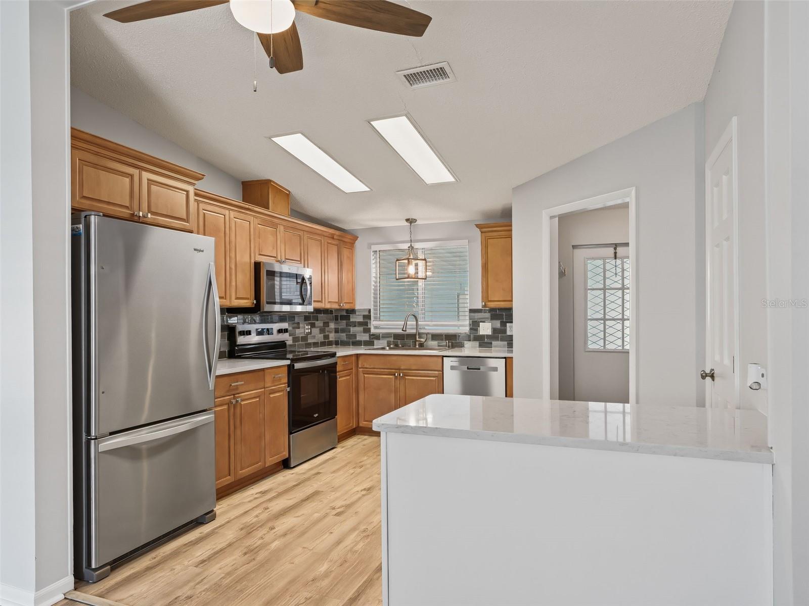 LADY LAKE ORANGE BLOSSOM GARDENS UNIT 10 - Residential