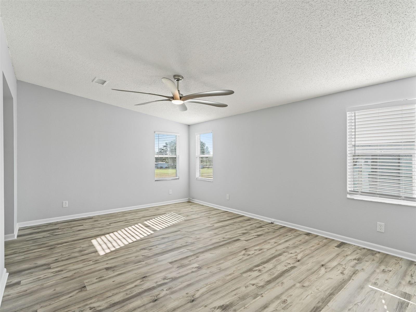 LADY LAKE ORANGE BLOSSOM GARDENS UNIT 10 - Residential