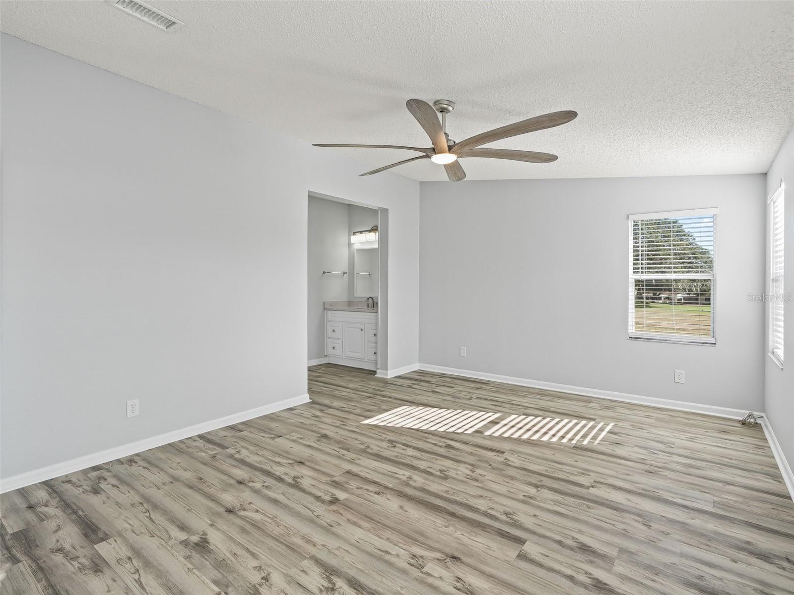 LADY LAKE ORANGE BLOSSOM GARDENS UNIT 10 - Residential