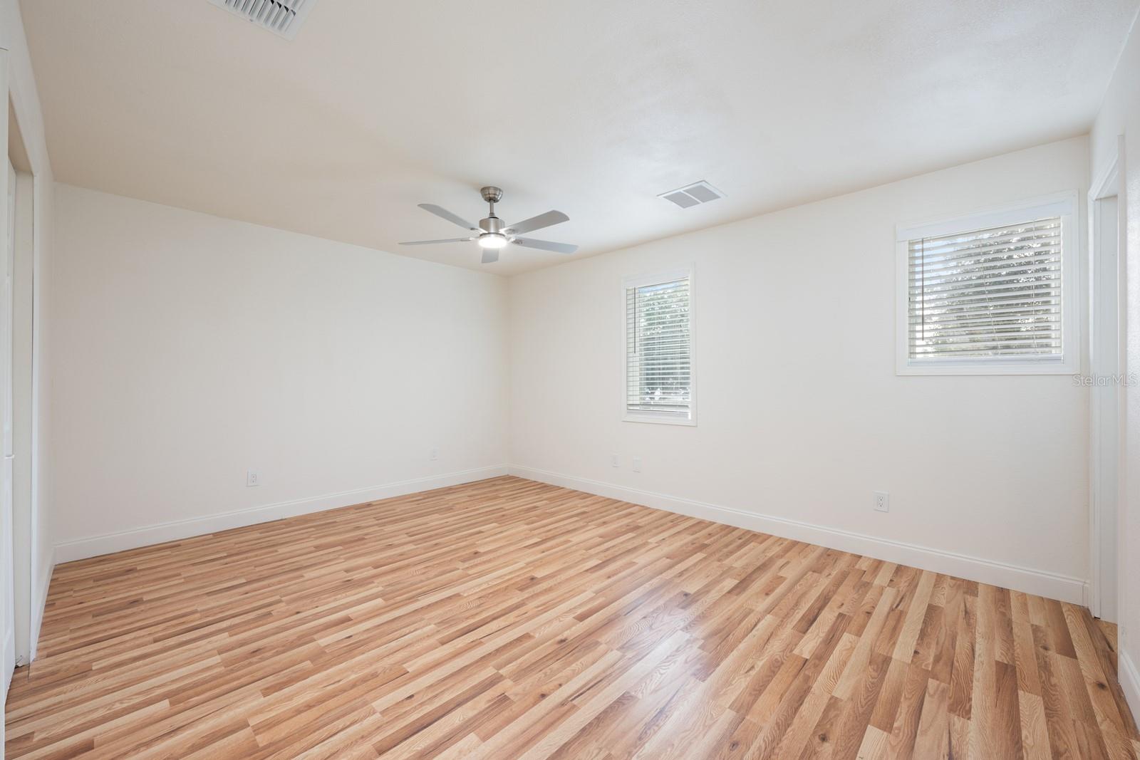 TWIN LAKES MANOR ADD 02 - Residential