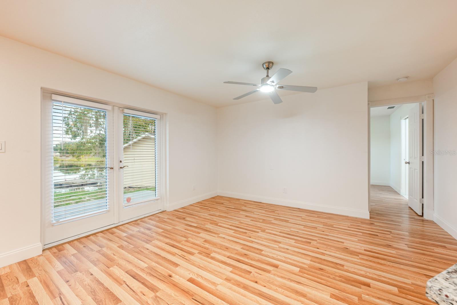 TWIN LAKES MANOR ADD 02 - Residential