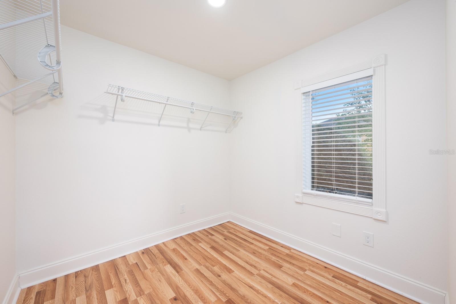 TWIN LAKES MANOR ADD 02 - Residential