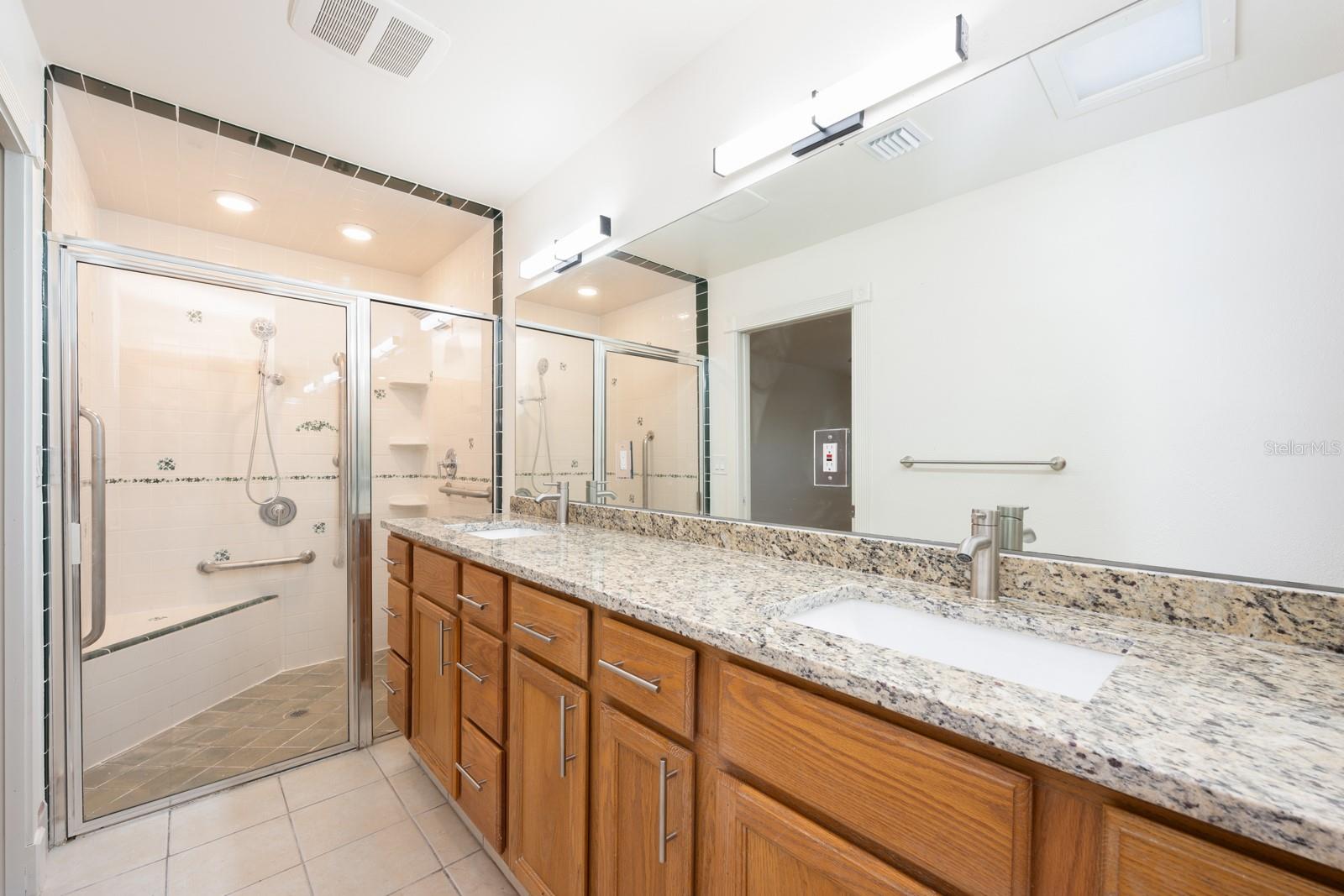 TWIN LAKES MANOR ADD 02 - Residential