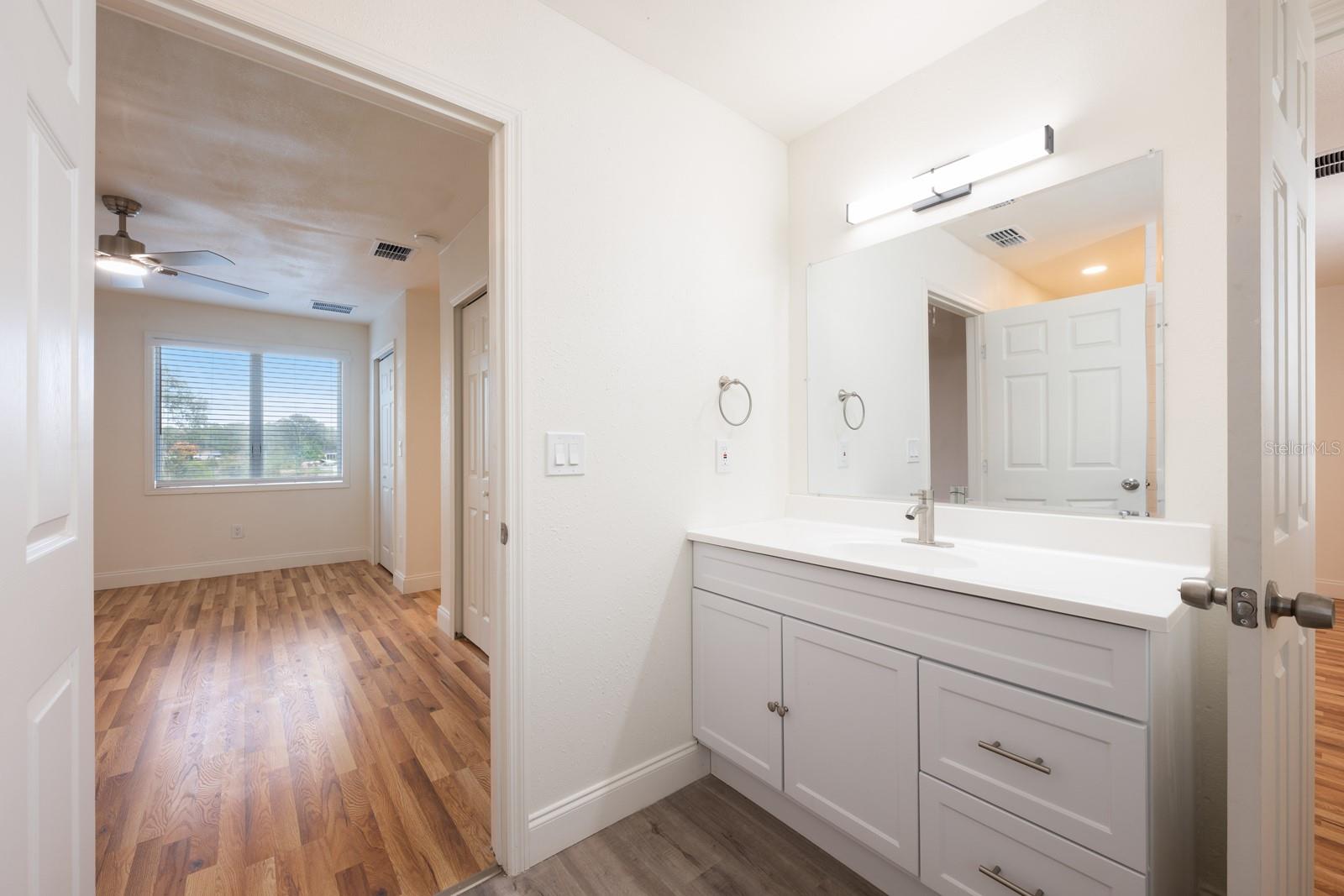 TWIN LAKES MANOR ADD 02 - Residential