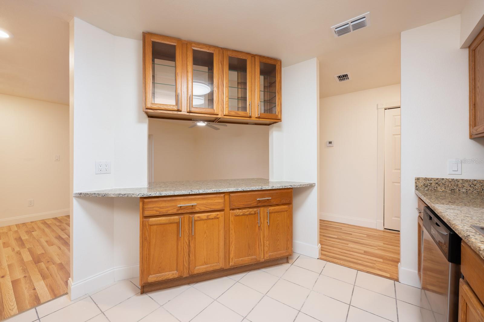 TWIN LAKES MANOR ADD 02 - Residential